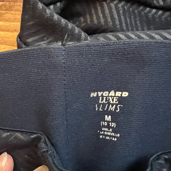 Nygard Luxe Slims black “ leather textured” leggings.  Decorative button Size M - Picture 6 of 9